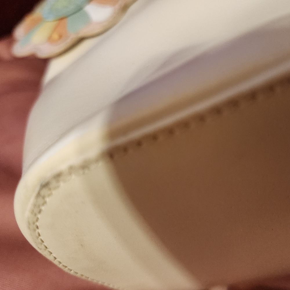 Cynthia Radley Cream Leather Tote - Picture 16 of 16